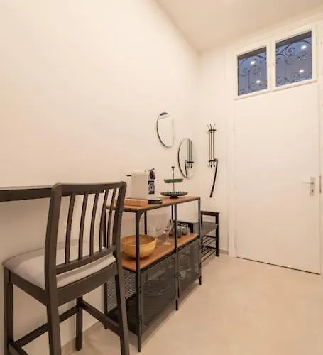 Apartment Josef's I Mini I Metro Access