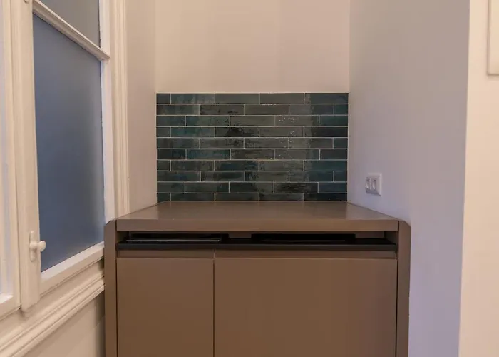 Josef's I Mini I Metro Access Apartment *